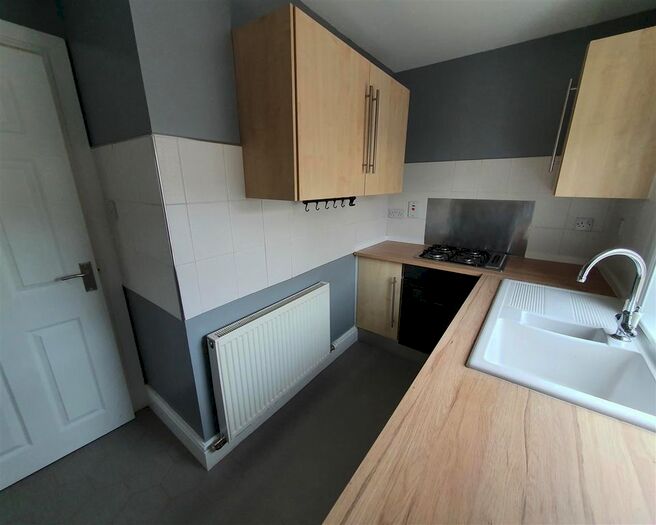 2 Bedroom Flat To Rent In Croft Crescent, Markinch, Glenrothes, KY7