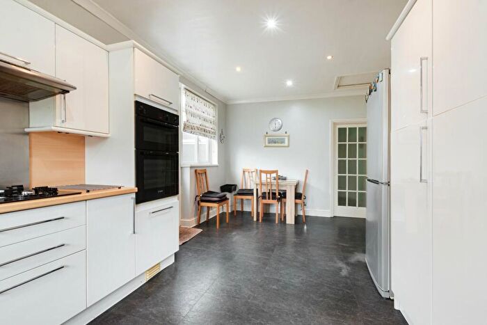 2 Bedroom Semi-Detached Bungalow For Sale In Blendon Road, Bexley, DA5