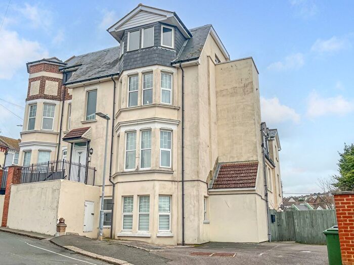 2 Bedroom Flat For Sale In Mount Pleasant Road, Hastings, TN34