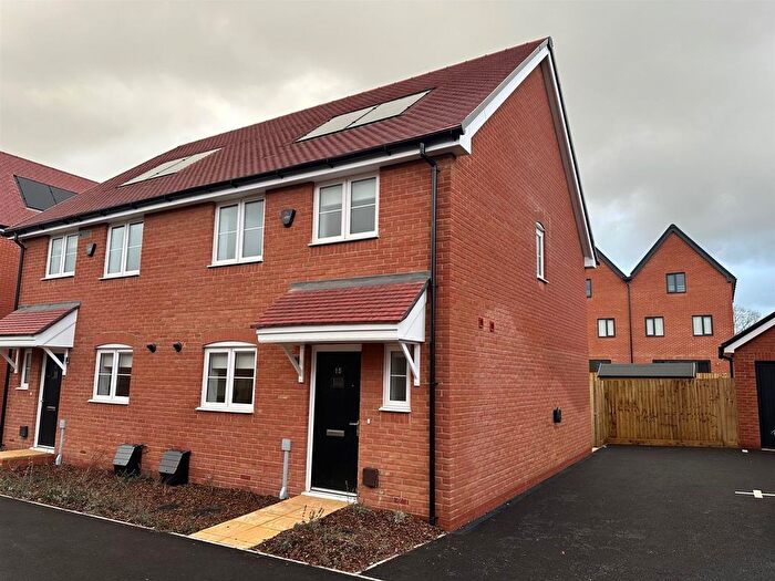 3 Bedroom Semi Detached House To Rent In Hart Road, Whiteley, Fareham, SO30