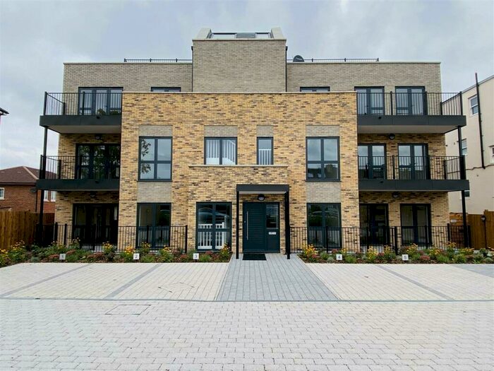 2 Bedroom Apartment To Rent In Enmore Road, London, SE25