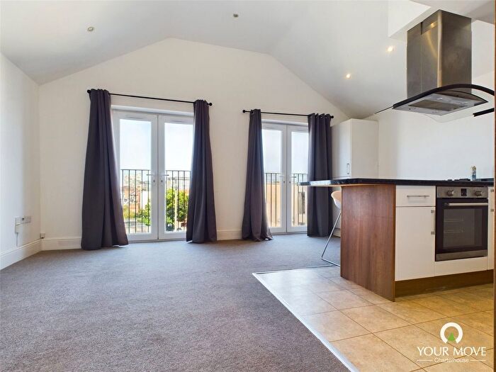 2 Bedroom Flat To Rent In Westbrook Gardens, Margate, Kent, CT9