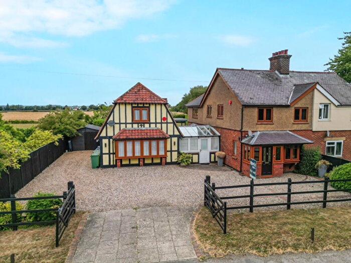 4 Bedroom Semi-Detached House For Sale In Chelmsford Road, Barnston, Dunmow, CM6