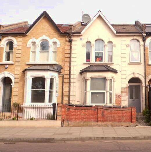 Studio To Rent In Powerscroft Road, London, E5