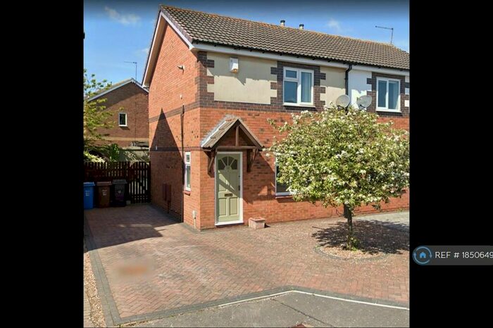 2 Bedroom Semi-Detached House To Rent In Consort Court, Hull, HU9