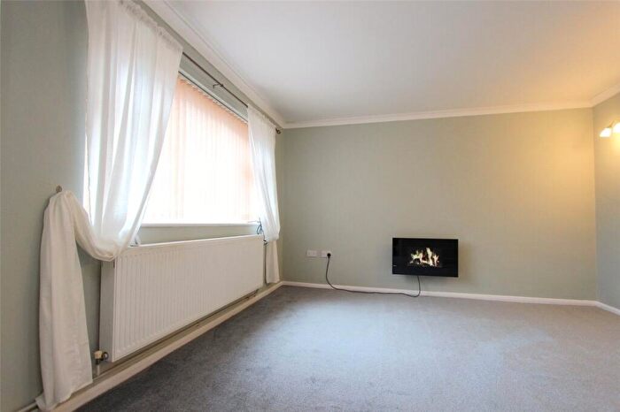 2 Bedroom Apartment To Rent In Chalkwell Park Drive, Leigh-on-Sea, Essex, SS9