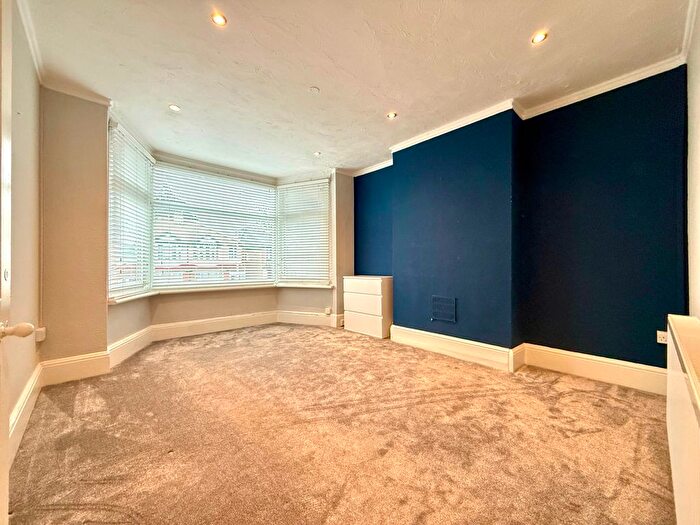 2 Bedroom Maisonette To Rent In North Street, Romford, RM1