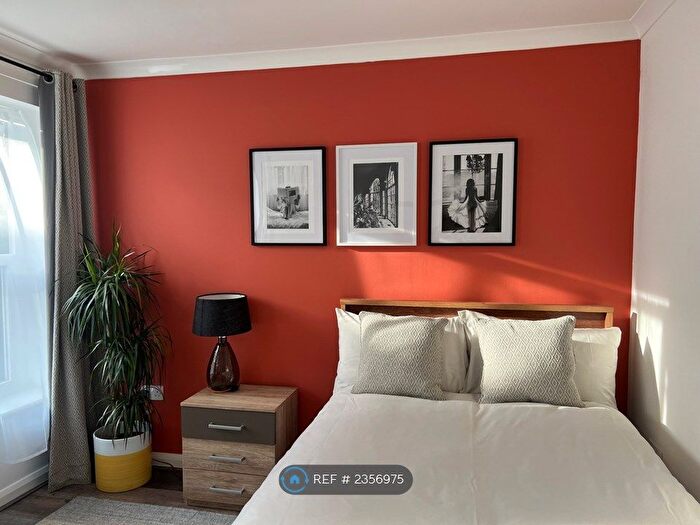 2 Bedroom Flat To Rent In Brooksbys Walk, London, E9
