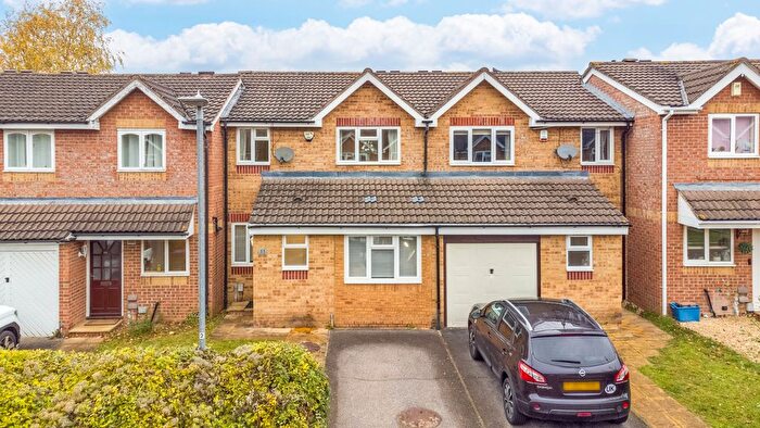 3 Bedroom Terraced House For Sale In Mermaid Close, Hitchin, SG4