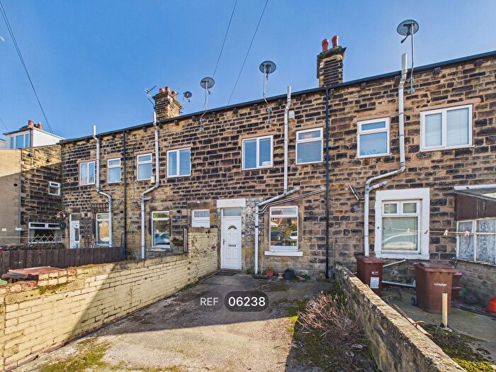 3 Bedroom Terraced House To Rent In College Terrace, Ackworth, West Yorkshire, WF7