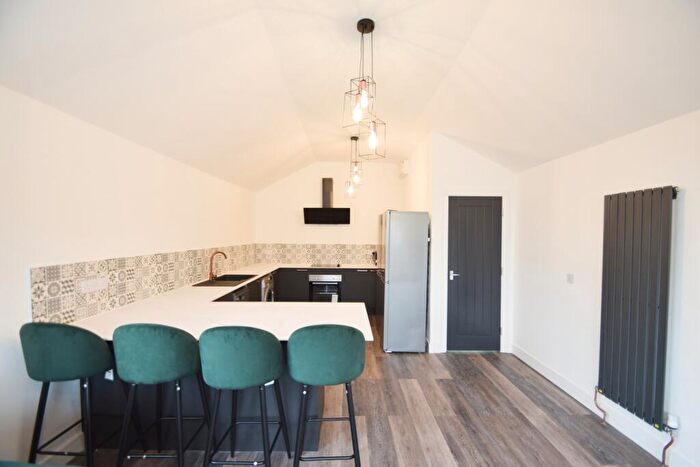6 Bedroom Apartment To Rent In Woodville Road, Cathays, CF24