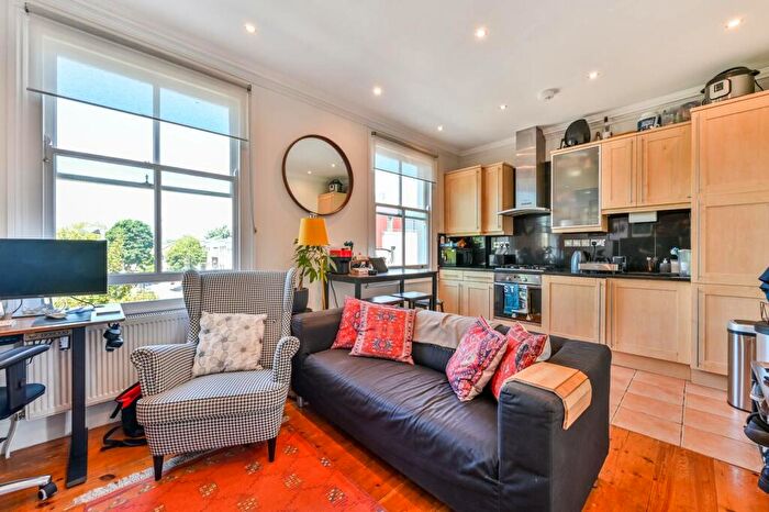 1 Bedroom Flat To Rent In Tollington Way, Holloway, London, N7