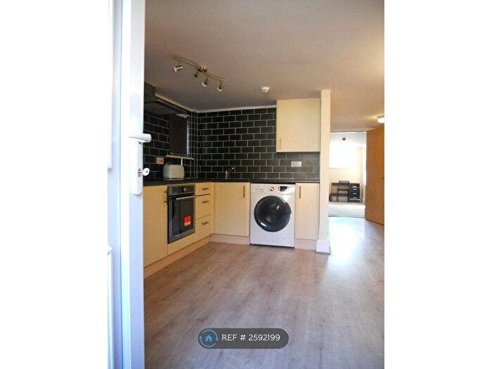 1 Bedroom Flat To Rent In Wilbraham Road, Manchester, M14