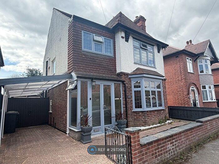 3 Bedroom Detached House To Rent In Broadgate Avenue, Nottingham, NG9