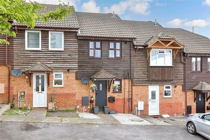 2 Bedroom Terraced House For Sale In Kitchener Road, Rochester, Kent, ME2