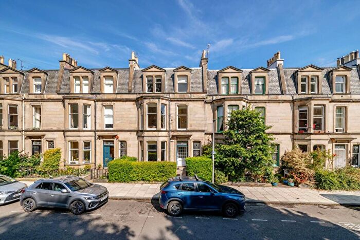 3 Bedroom Apartment For Sale In Learmonth Gardens, Edinburgh, EH4