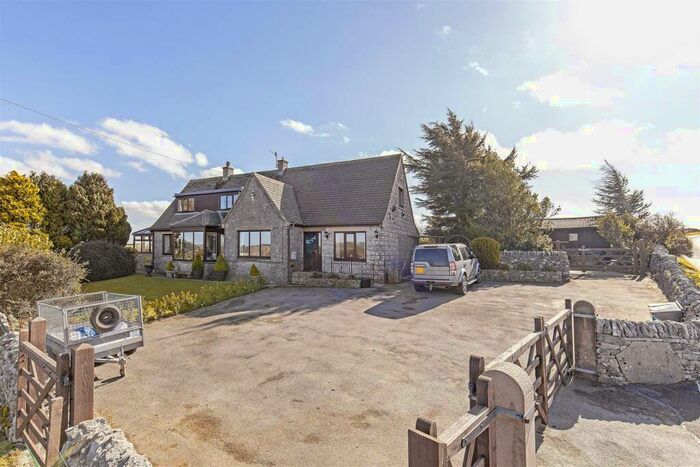 4 Bedroom Detached House For Sale In Tideswell, Buxton, Peak District, SK17