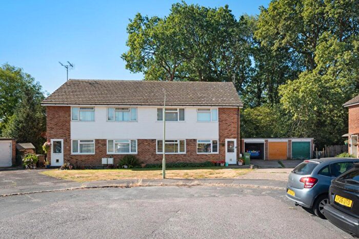 2 Bedroom Maisonette To Rent In Hilary Close, Polegate, BN26