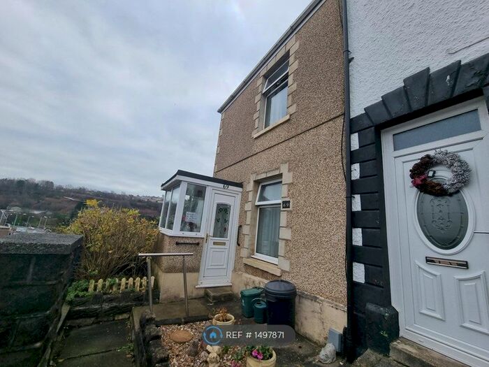 2 Bedroom End Of Terrace House To Rent In Pentregethin Road, Cwmbwrla, Swansea, SA5