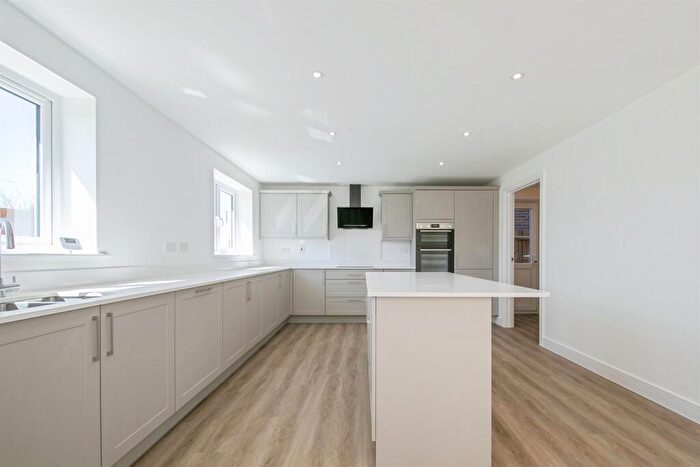 4 Bedroom Detached House For Sale In Spalding Way, Chelmondiston, Ipswich, IP9