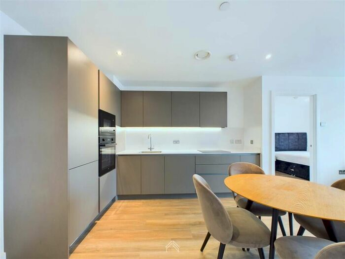 2 Bedroom Flat To Rent In Hartingtons Court, Coster Avenue, London, Greater London, N4