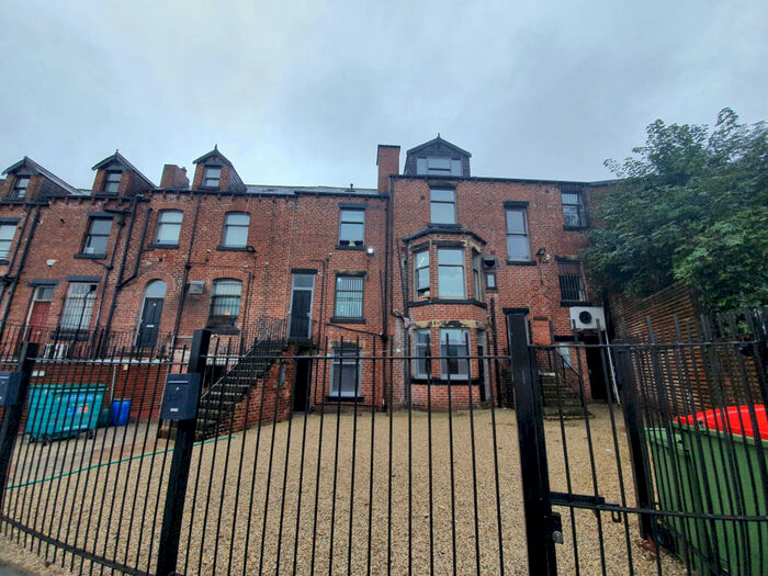 Studio To Rent In Beech Avenue, Leeds, West Yorkshire, LS12