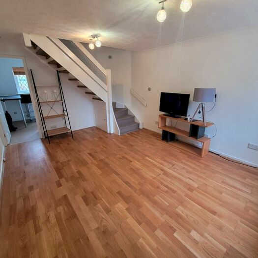 2 Bedroom Property To Rent In Lakeland Crescent, Bury, BL9