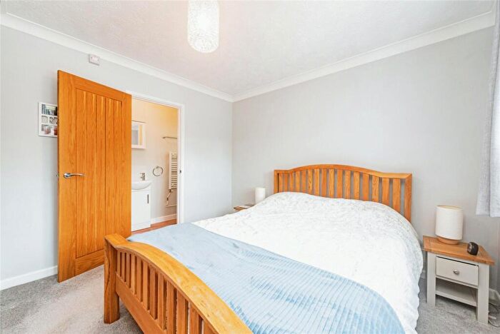 3 Bedroom Bungalow For Sale In Sheppard Road, Basingstoke, Hampshire, RG21