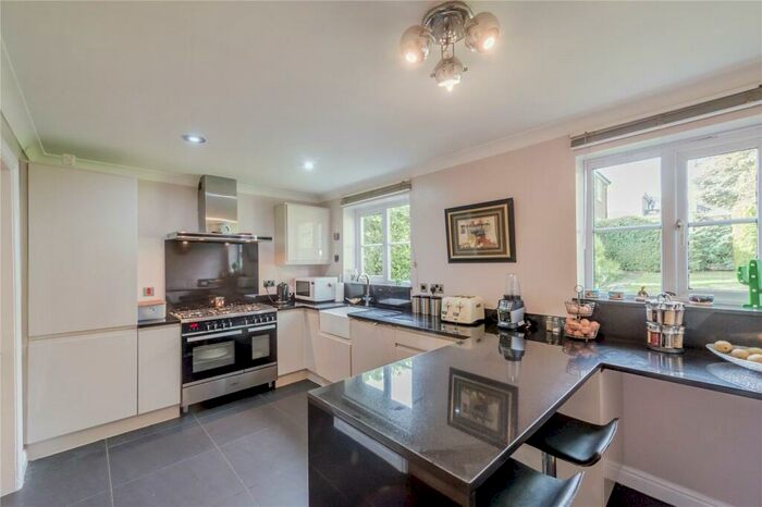 4 Bedroom Detached House For Sale In Red Vale, Gomersal, West Yorkshire, BD19