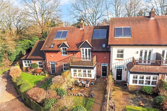 2 Bedroom Terraced House For Sale In Merritts Meadow, Petersfield, Hampshire, GU31