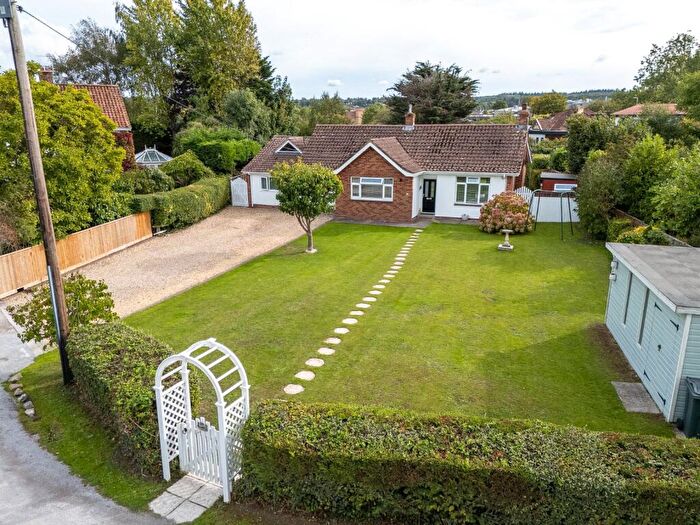 4 Bedroom Bungalow For Sale In Cabot Way, Pill, Bristol, North Somerset, BS20