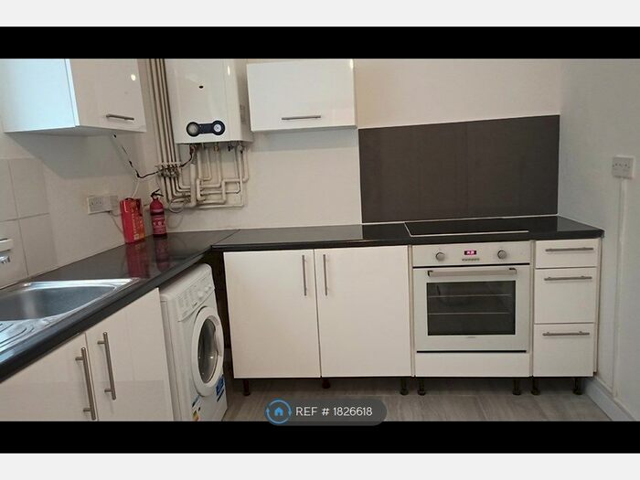 1 Bedroom Flat To Rent In Portia Terrace, Swansea, SA1