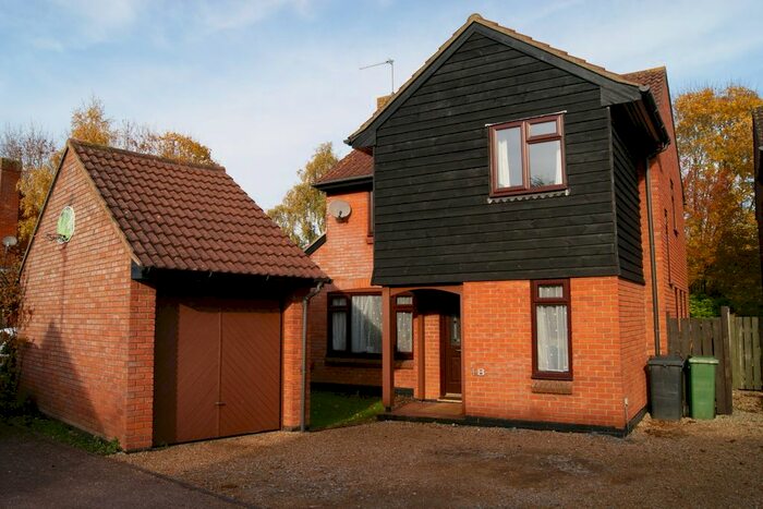 4 Bedroom Detached House For Sale In Lychpit, Basingstoke, RG24