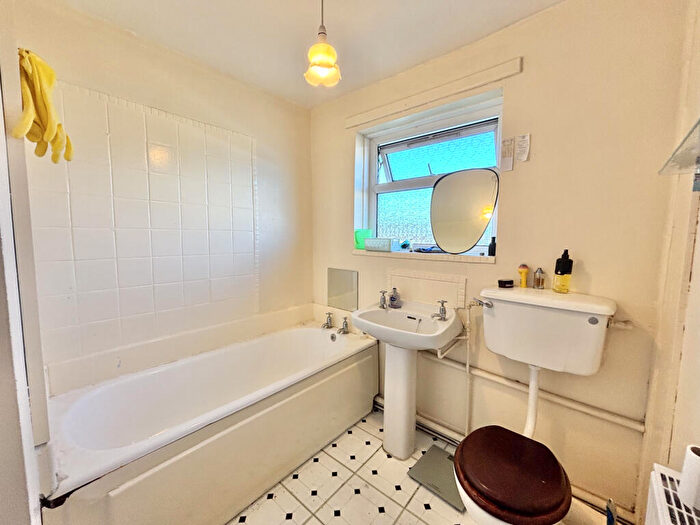 2 Bedroom Apartment For Sale In Nesswood Avenue, South Shore, FY4