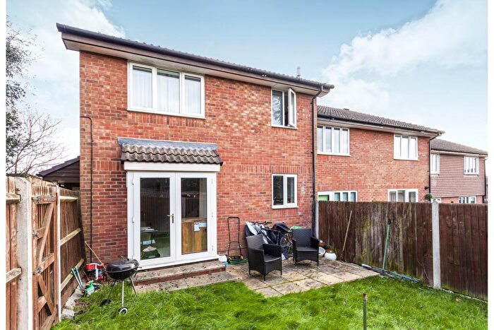 1 Bedroom House To Rent In Angel Place, Binfield, Bracknell, RG42