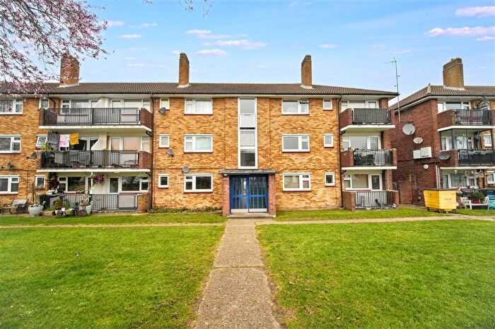 2 Bedroom Flat For Sale In Ellenborough Road, Sidcup, DA14