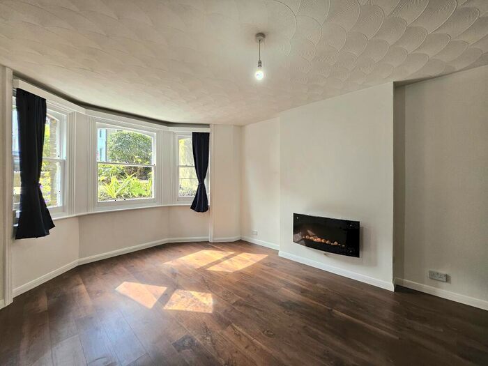 1 Bedroom Flat To Rent In Denmark Villas, Hove, BN3