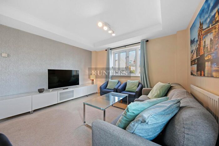 3 Bedroom Flat To Rent In Rotherhithe Street, London, SE16