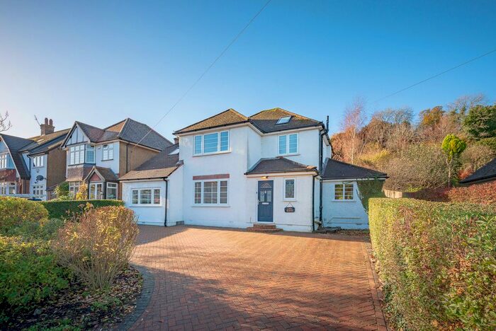 5 Bedroom Detached House To Rent In Chaldon Way, Coulsdon, CR5