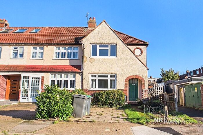3 Bedroom End Of Terrace House For Sale In Hartfield Road, Chessington, Surrey., KT9