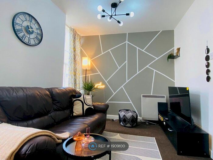 8 Bedroom End Of Terrace House To Rent In Gloucester Street, Leamington Spa, CV31