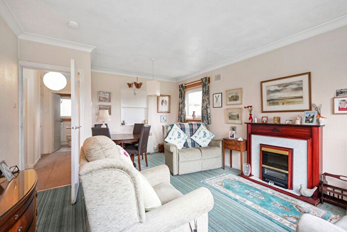 2 Bedroom Flat For Sale In / West Craigs Crescent, Edinburgh, EH12