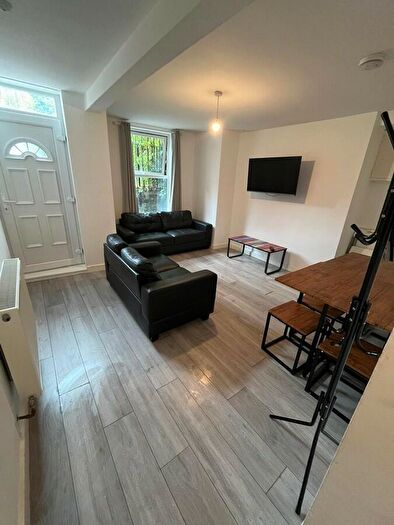 6 Bedroom Terraced House To Rent In Ebberston Terrace, Hyde Park, Leeds, LS6