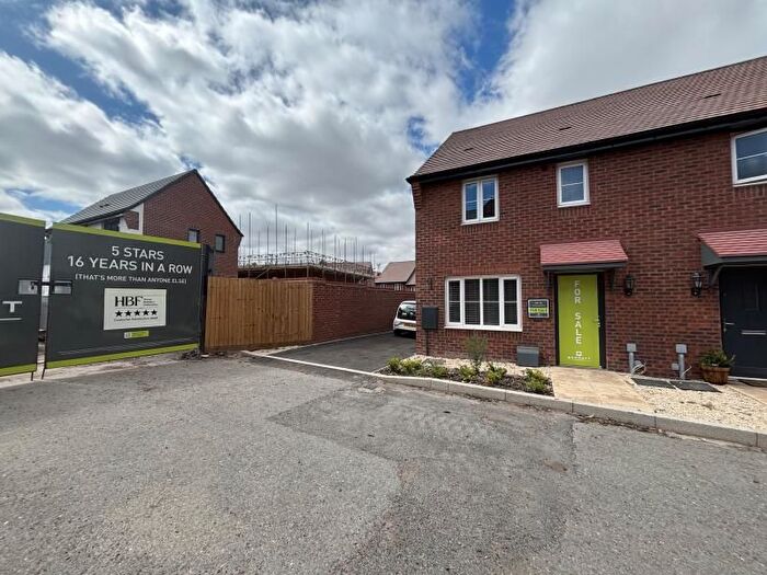 3 Bedroom Semi Detached House For Sale In Scarlet View, Telford, TF4