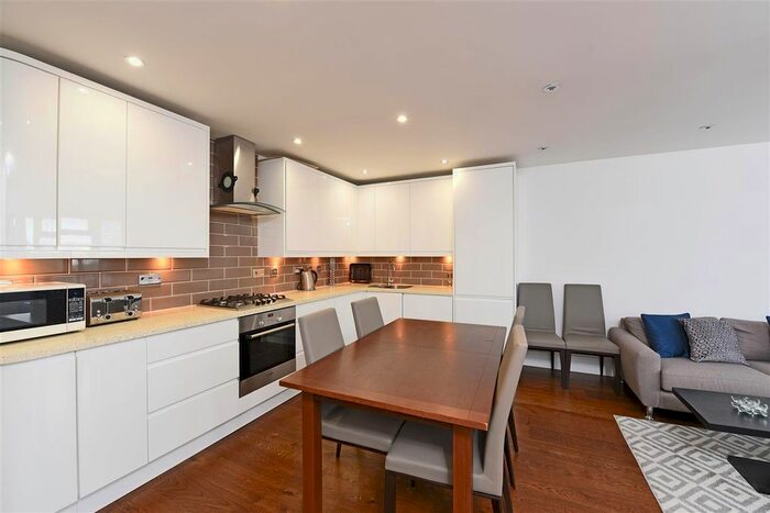 2 Bedroom Flat To Rent In Lelliot House, Edge Hill, Wimbledon, SW19