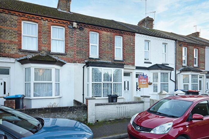2 Bedroom Semi Detached House For Sale In Gordon Road, Ramsgate, CT11