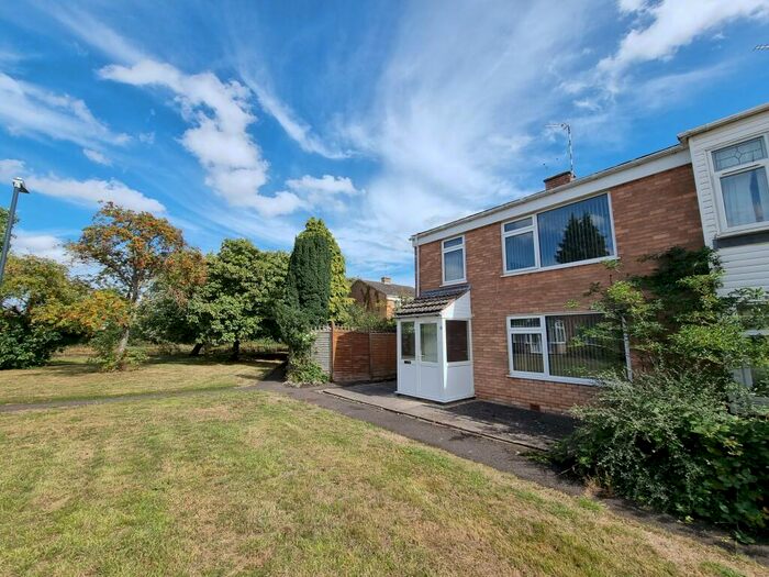 5 Bedroom Semi-Detached House To Rent In St David's Close, Sydenham, Leamington Spa, CV31