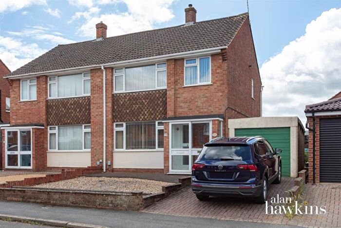 3 Bedroom Semi-Detached House For Sale In Clarendon Drive, Royal Wootton Bassett, SN4
