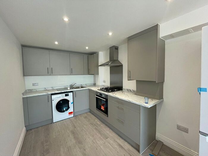 2 Bedroom Flat To Rent In Southall, UB2