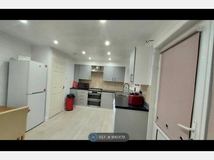 4 Bedroom Terraced House To Rent In Macauley Place, Kilmarnock, KA3